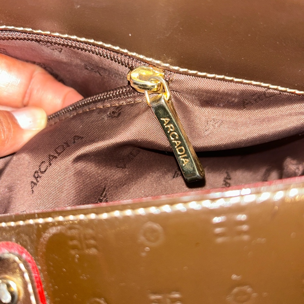 Arcadia Italian Luxury Brown Large Patent Leather Tote Bag - Picture 9 of 11